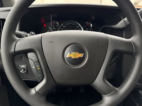 New 2026 Chevrolet Express 2500 Extended w/ Communications Package RWD image 24