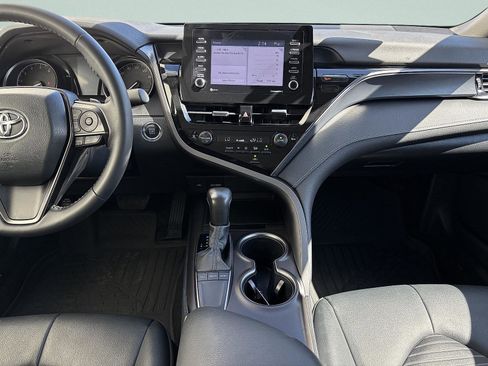 Used 2024 Toyota Camry SE w/ Convenience Package image 31