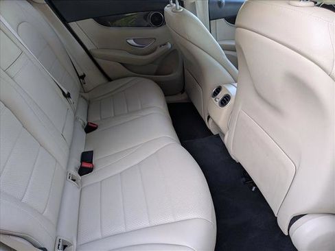 Used 2020 Mercedes-Benz GLC 300 image 18
