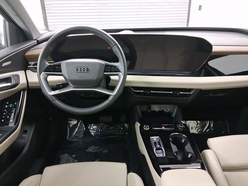 Used 2025 Audi Q6 e-tron Premium Plus image 4