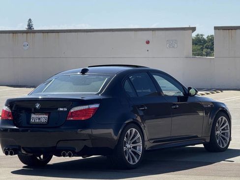 Used 2010 BMW M5 RWD image 47