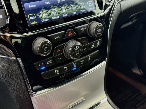 Used 2020 Jeep Grand Cherokee SRT AWD/4WD image 18