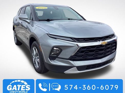 Used 2025 Chevrolet Blazer LT image 1