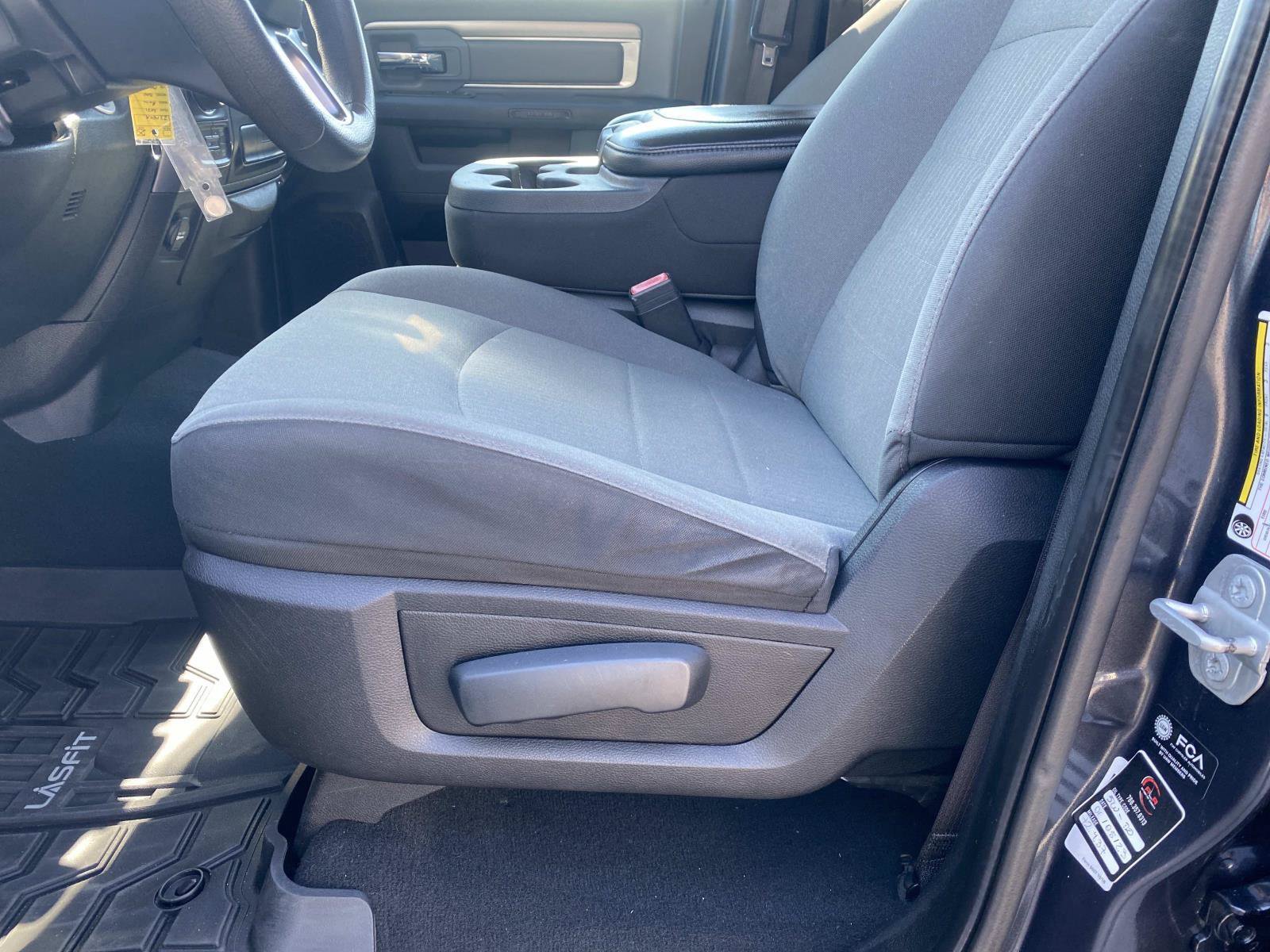 Used 2021 RAM 1500 Classic SLT AWD/4WD image 23