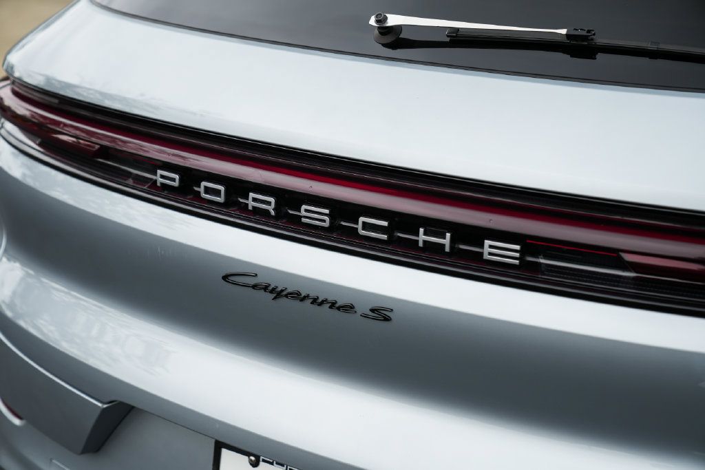 Certified 2024 Porsche Cayenne S AWD/4WD image 16