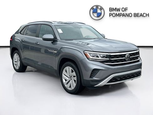 Used 2022 Volkswagen Atlas Cross Sport SE FWD image 1