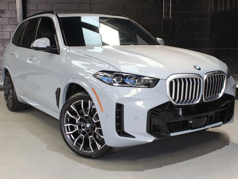 Used 2024 BMW X5 sDrive40i w/ M Sport Package image 10