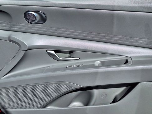 Used 2024 Hyundai Elantra SEL image 24