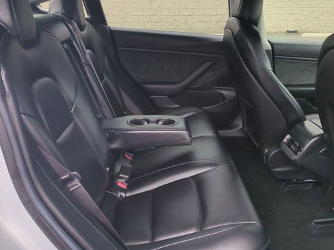 Used 2018 Tesla Model 3 RWD image 25