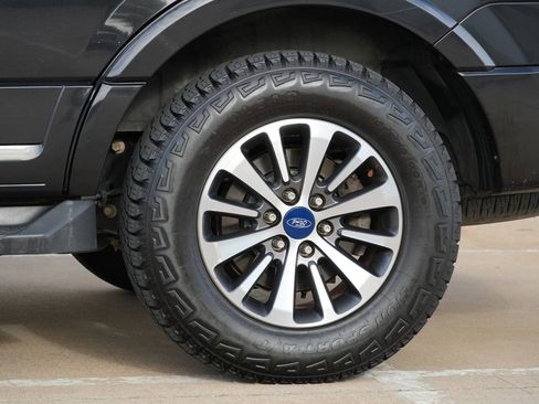 Used 2015 Ford Expedition XLT RWD image 27