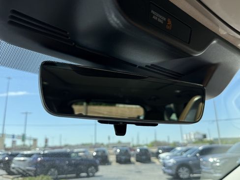 Certified 2025 INFINITI QX80 Sensory image 26