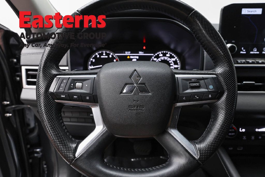Used 2024 Mitsubishi Outlander SE AWD/4WD image 12
