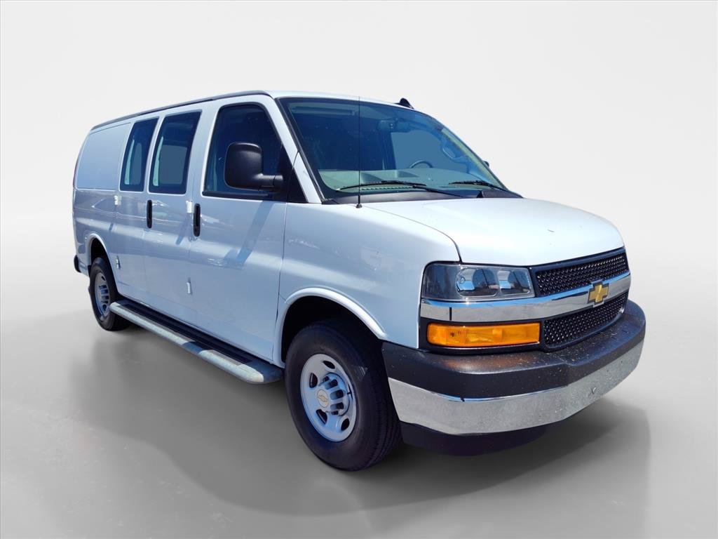 Used 2024 Chevrolet Express 2500 w/ Driver Convenience Package RWD image 7