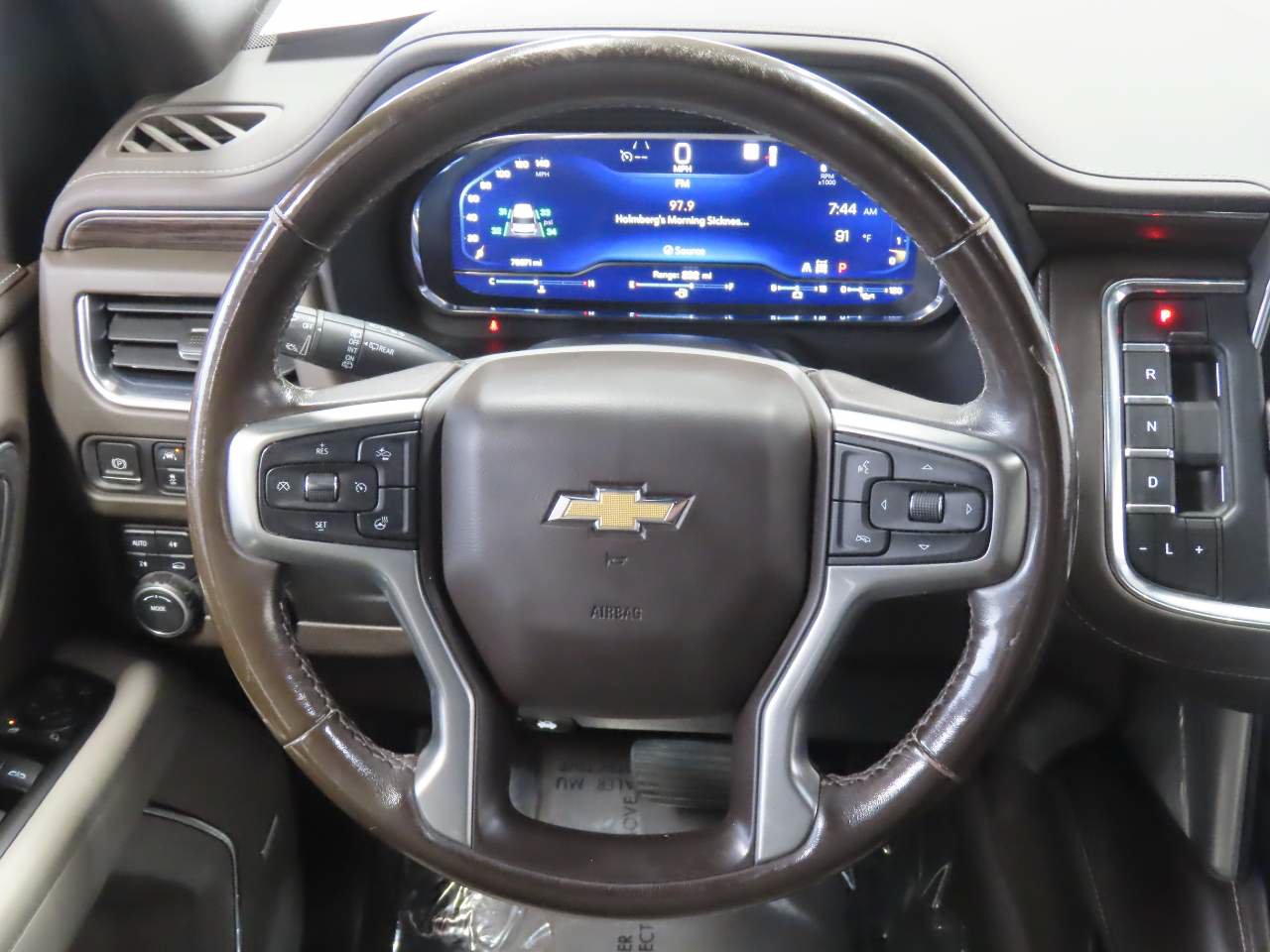 Used 2022 Chevrolet Tahoe LT w/ Luxury Package AWD/4WD image 9