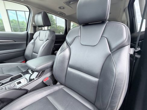Used 2025 Kia Telluride S AWD/4WD image 23