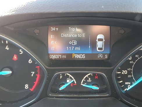 Used 2017 Ford Escape SE w/ Equipment Group 201A image 18