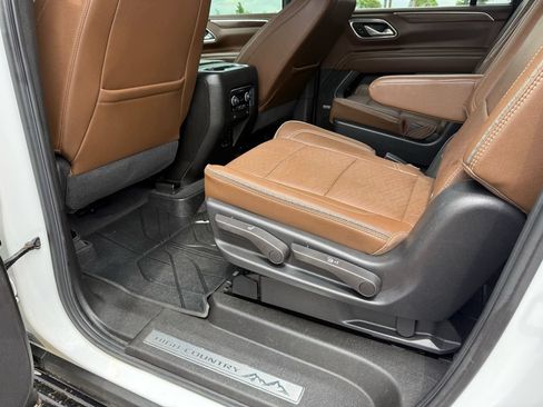 Used 2021 Chevrolet Suburban High Country AWD/4WD image 19