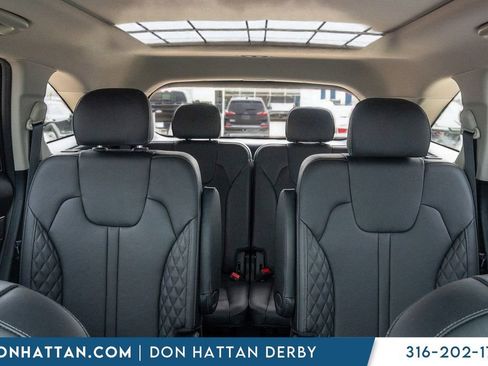 Used 2023 Kia Sorento SX image 19