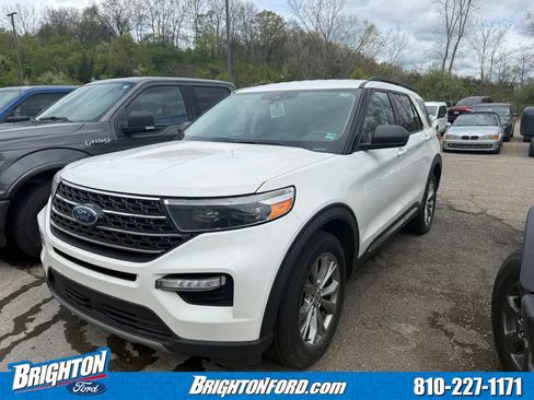 Used 2020 Ford Explorer XLT w/ Equipment Group 202A AWD/4WD image 3