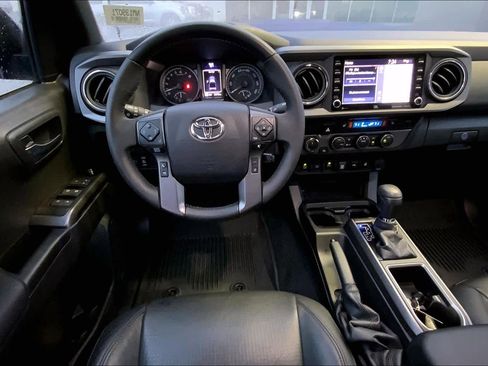 Used 2022 Toyota Tacoma TRD Sport w/ TRD Premium Sport Package image 6