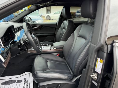 Used 2019 Audi Q8 Premium Plus w/ Premium Plus image 15