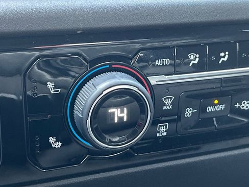 Used 2025 Chevrolet Silverado 1500 LT image 27