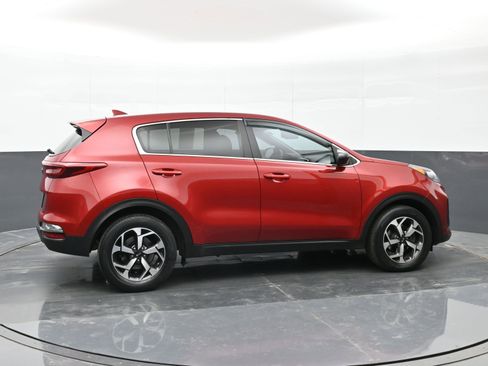 Used 2022 Kia Sportage LX image 9