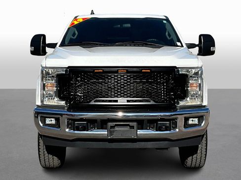 Used 2019 Ford F250 XLT w/ XLT Value Package image 3