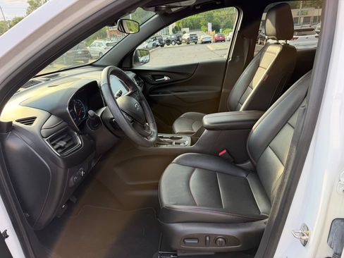 Certified 2023 Chevrolet Equinox RS w/ RS Leather Package AWD/4WD image 9