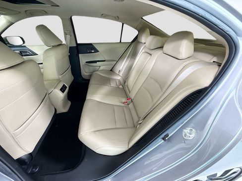 Used 2017 Honda Accord Touring image 21