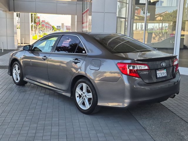Used 2014 Toyota Camry SE FWD image 11