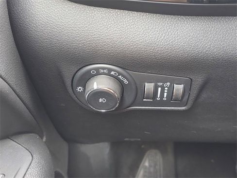 Used 2022 Jeep Compass Altitude image 24