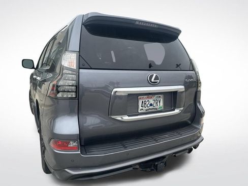 Used 2023 Lexus GX 460 Premium w/ Accessory Package AWD/4WD image 27