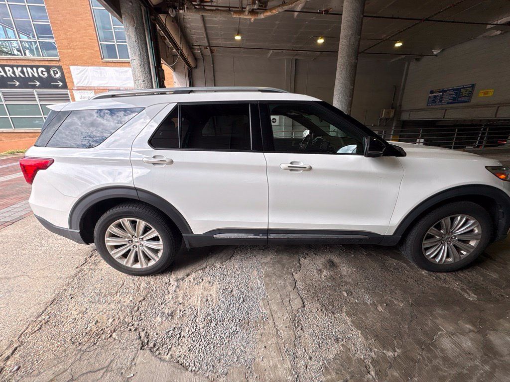 Used 2020 Ford Explorer Limited AWD/4WD image 2