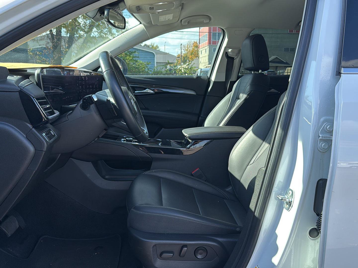 Used 2024 Buick Envision Preferred AWD/4WD image 9