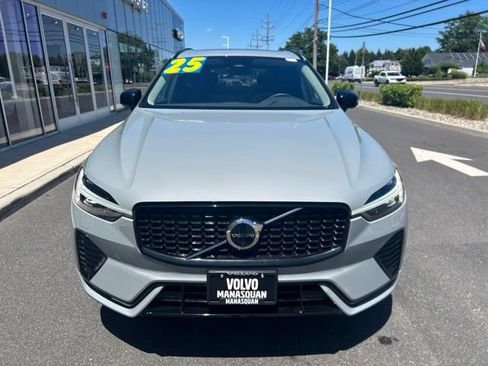 Used 2025 Volvo XC60 B5 Plus AWD/4WD image 7