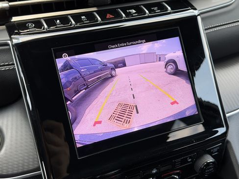Used 2025 Jeep Grand Cherokee Laredo X w/ Luxury Tech Group I RWD image 23
