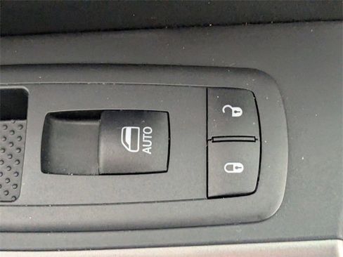 Used 2020 Jeep Cherokee Latitude image 30