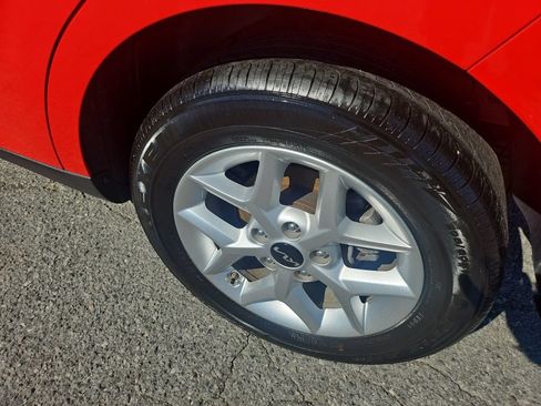Used 2023 Kia Soul LX w/ LX Technology Package FWD image 16