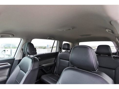 Used 2022 Volkswagen Atlas SE image 28