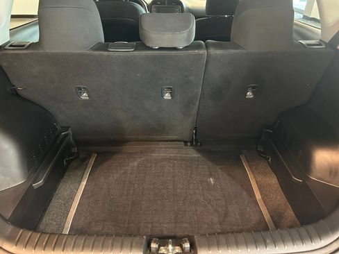 Used 2025 Kia Soul LX w/ LX Technology Package FWD image 24