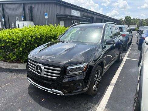 Used 2025 Mercedes-Benz GLB 250 image 4