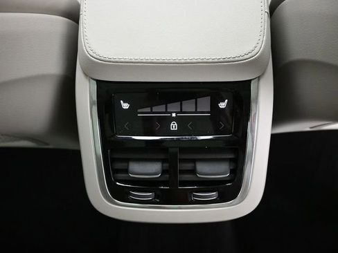 Used 2023 Volvo XC90 B6 Ultimate w/ Lounge Package image 35