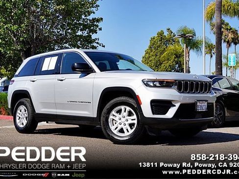 Used 2023 Jeep Grand Cherokee Laredo RWD image 1
