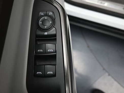 Used 2021 GMC Acadia SLT FWD image 6