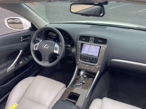 Used 2011 Lexus IS 250C w/ Luxury Pkg RWD image 3