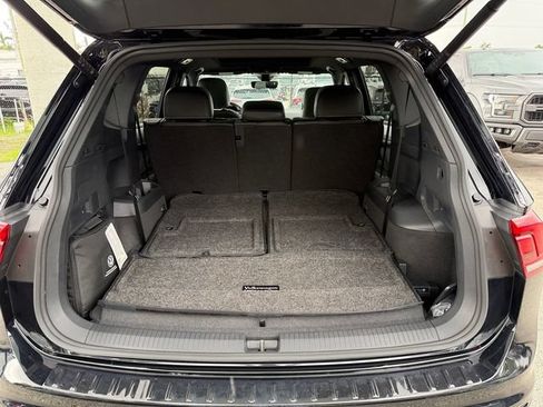 Used 2024 Volkswagen Tiguan SE R-Line FWD image 13