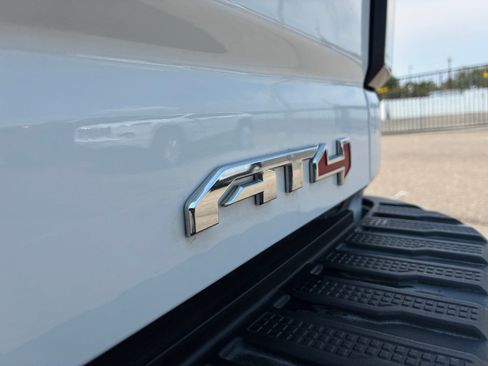 Used 2024 GMC Sierra 2500 AT4 w/ AT4 Premium Plus Package AWD/4WD image 16