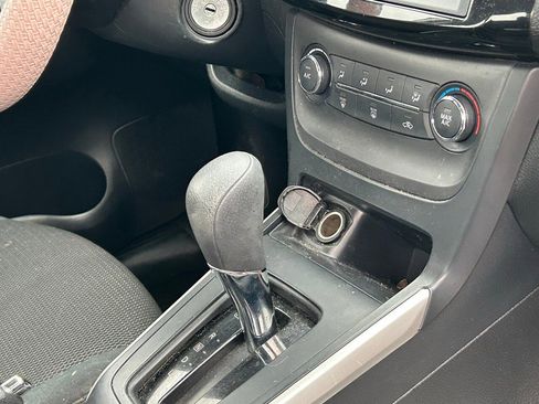 Used 2019 Nissan Sentra S image 9