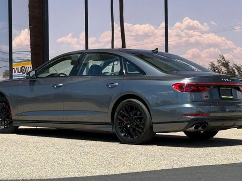 Used 2021 Audi S8 L w/ S8 Executive Package image 8